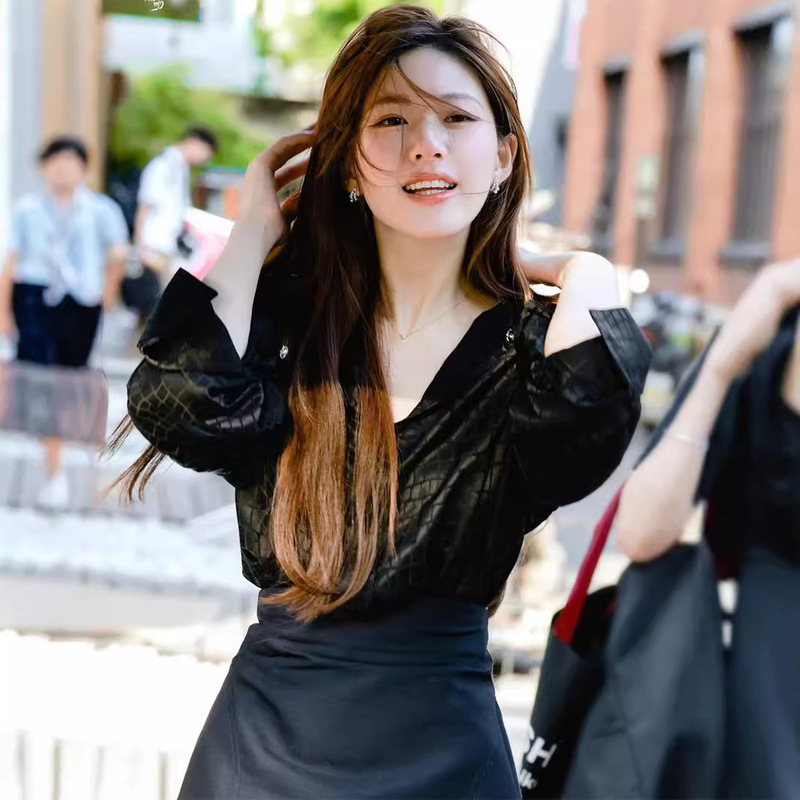 Nightfall Paris Early Mature Wild Rose All black Ruth Crocodile Pattern Silk Shirt suit Women's Overskirt