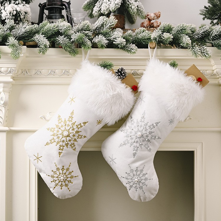 Christmas Decoration Supplies Christmas Tree Velvet Pearl Snowflake Christmas Stockings Creative New Plush Gift Socks