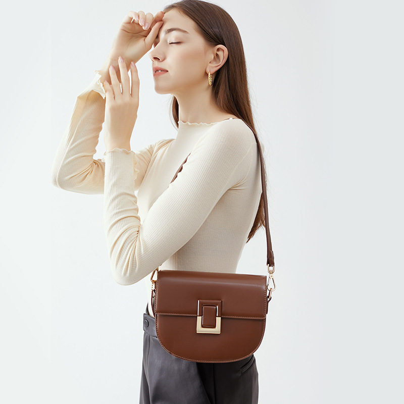 Women's Genuine Leather Bag 2026 New Arrival Premium Texture Saddle Bag Shoulder Bag Simple Fashion Trendy Crossbody Bag - Thumbnail 3