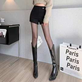 2025年高档女新款春夏季高级感设计小众黑色显瘦休闲打底热裤时尚