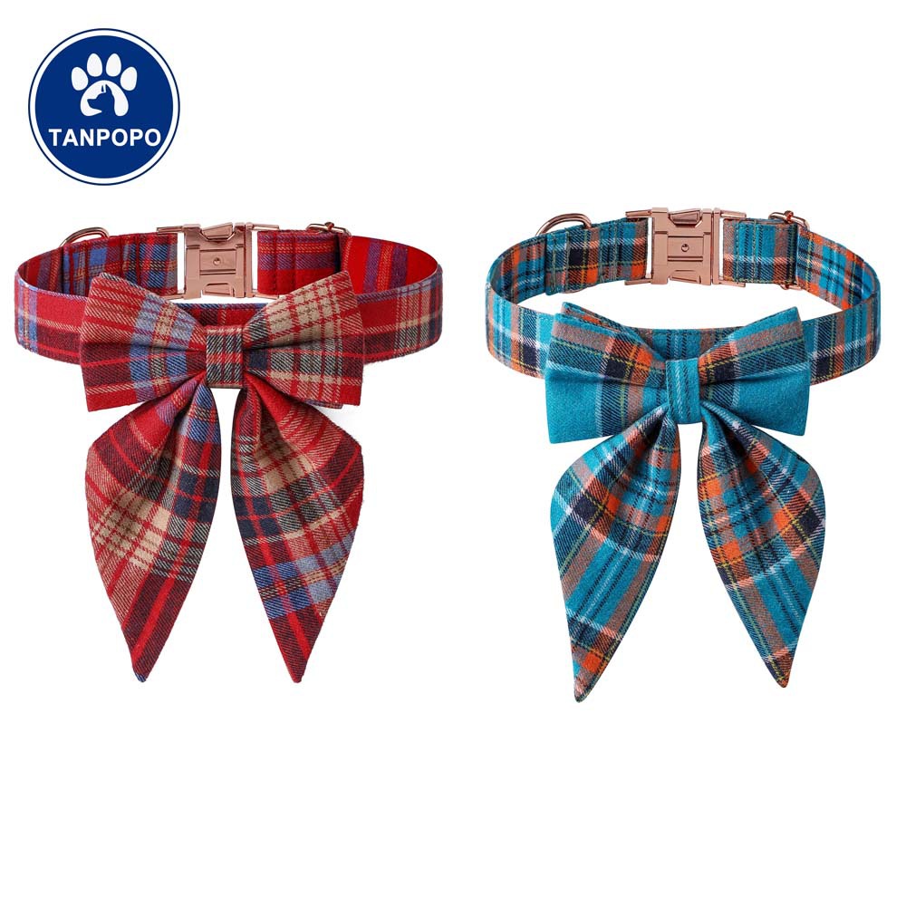 Fabricantes al por mayor collar de mascotas transfronterizas estilo británico cuadrilátero de Navidad oro rosa collar de botón arco