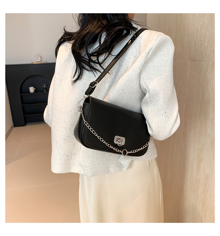 Bolso de hombro de color liso con diseño de axila coreana, sencillo y moderno, con diseño diagonal, para mujer, novedad de verano de 2024_voghion.com