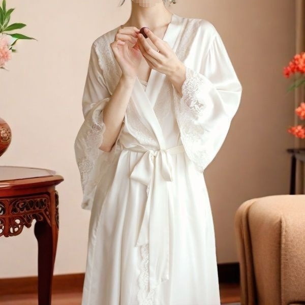 Elegant French-style robe with ice silk lace camisole, two-piece set for women, long sexy nightgown in a pure and alluring style