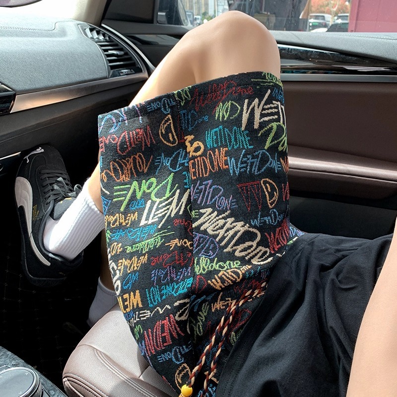 Retro Graffiti Knitted Shorts For Men Loose Summer Beach Pants_voghion.com