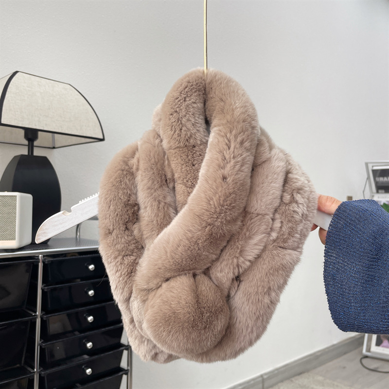 Écharpe en fourrure de renard avec pompons - étole en lapin douce_voghion.com