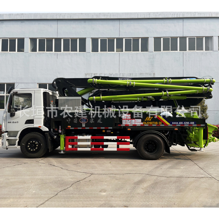 农建30米水泥泵车 国六240马力小型臂架泵 车身小施工方便