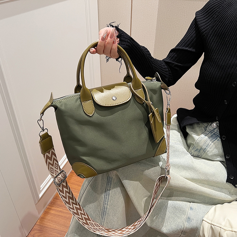 Bolso de Mano Impermeable de Nailon para Mujer, Estilo Dumpling, Nuevo Modelo 2026, Moderno, Casual, Versátil, Bandolera