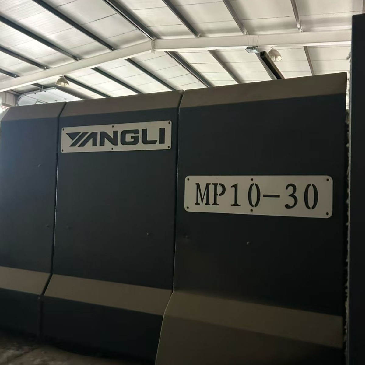二手扬力MP10-30数控转塔冲1250×4000mm大台面30吨压力
