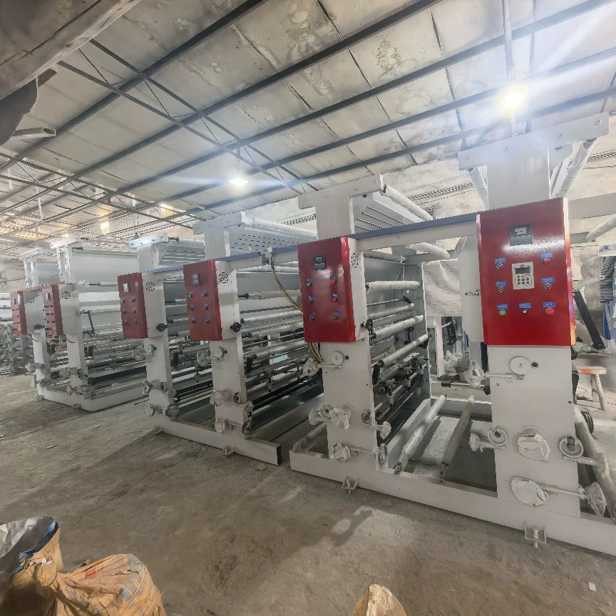 Производители поставляют гравировальные печатные машины, машины для трафаретной печати, машины для производства пленки для пакетов типа «вэст» и многофункциональные машины.