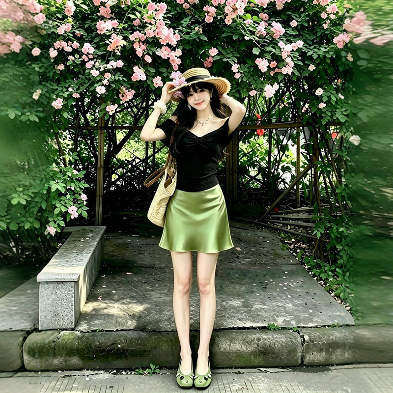 Black One-Shoulder Top, Green Acetate Skirt, Hip-Hugging Short Skirt, Stunning and Beautiful Summer Outfit Set Black One-Shoulder Top, Green Acetate Skirt, Hip-Hugging Short Skirt, Stunning and Beautiful Summer Outfit Set