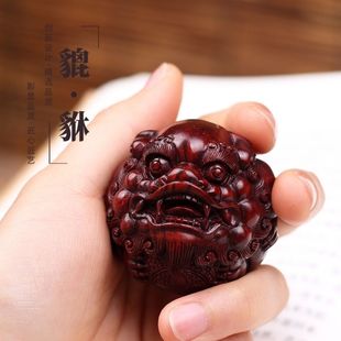 Small-Leaf Rosewood Carved Auspicious Beast Pixiu Ball Handle Piece Men's Portable Toy Piece Mahogany Toy Handle Changzhen