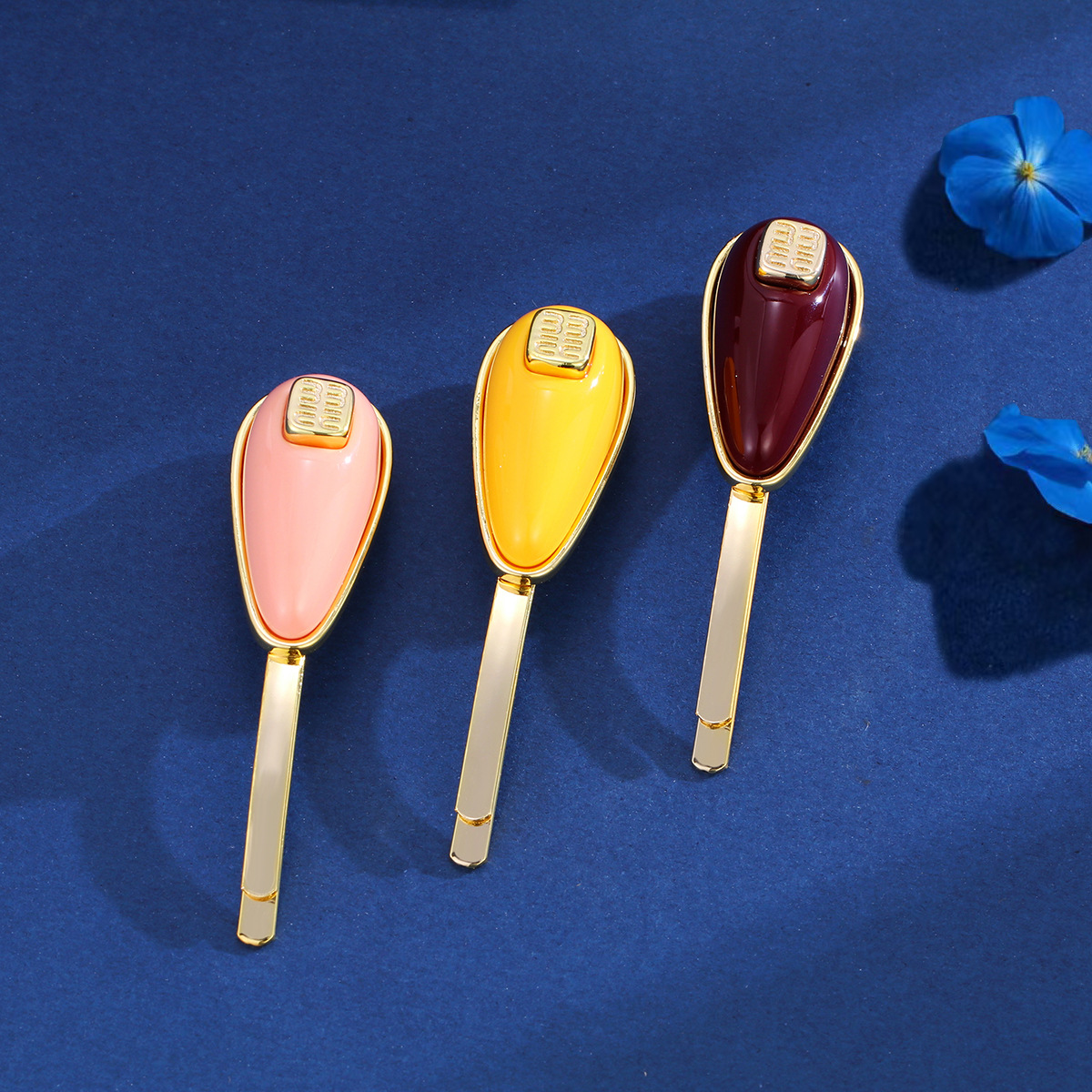 25 Autumn and Winter New Style Miss Miao Bread Triangle Hairpin Bangs Side Clip Women's Flat Oval Triangle Duckbill Clip