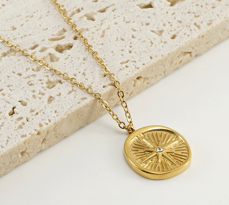 9g Weight Vacuum Plating Gold Plating Process 18K Gold Plated Plating Material 304 Stainless Steel Pendant Material Rhinestones Inlay Material Wholesale Jewelry Retro Round 304 Stainless Steel Rhinestones 18K Gold Plated Inlay Stainless Steel Necklaces