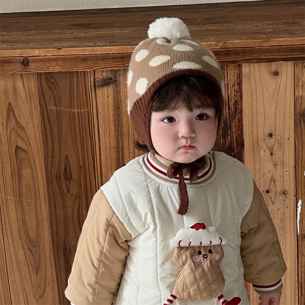 Niños otoño e invierno lindo gorro de punto de bola de piel a juego de color para hombres y mujeres bebé retro lunares cálido gorro de lana