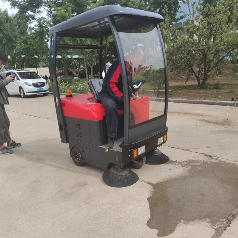 鲁鸿扫吸一体驾驶型扫地机 社区商场座驾式洗地机