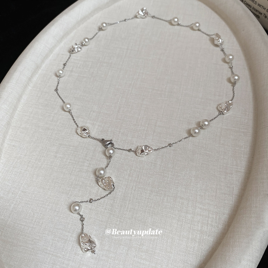 Collar de perlas artificiales irregulares transfronterizas, cadena de clavícula de todo fósforo de nicho simple femenina, joyería de lujo de alta gama ligera de moda