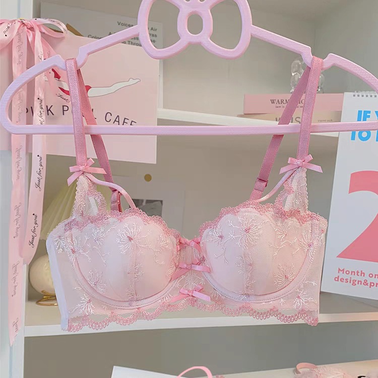 New lace lingerie for women, small bust shaping, enhances size, no wire, lifts and sculpts, adjusts, sexy bra set