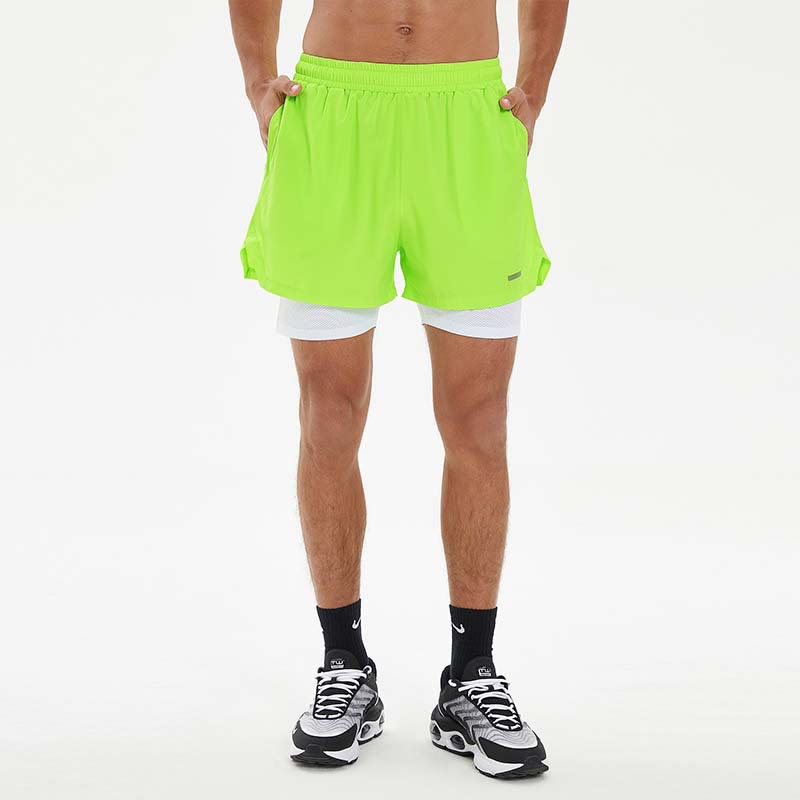 Verano hombres fitness correr doble secado rápido shorts maratón grupo correr deportes tres pantalones en stock impreso al por mayor