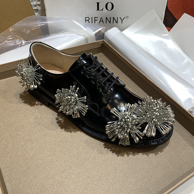 Mona Style Shoes with Flower Pins, Small Leather Shoes, British Style Genuine Leather Lace-Up Retro Black Single Shoes, Fireworks Derby Shoes