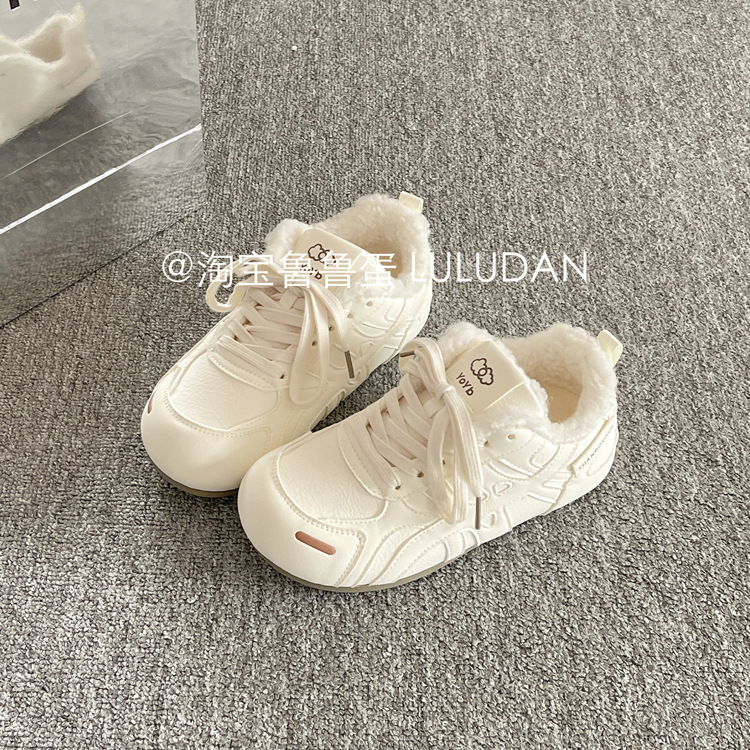 Zapatos deportivos de capacitación deportiva de terciopelo caliente para niños y niñas, zapatos blancos calientes de invierno de 2025 zapatos deportivos de suela baja para mujeres