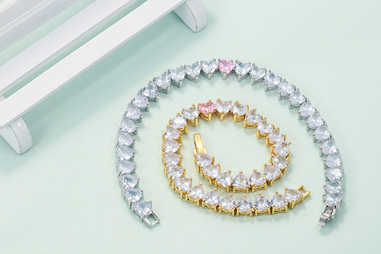 Copper Material Geometric Pattern Simple Fashion Geometric Heart Pink Diamond Zircon Copper Bracelet