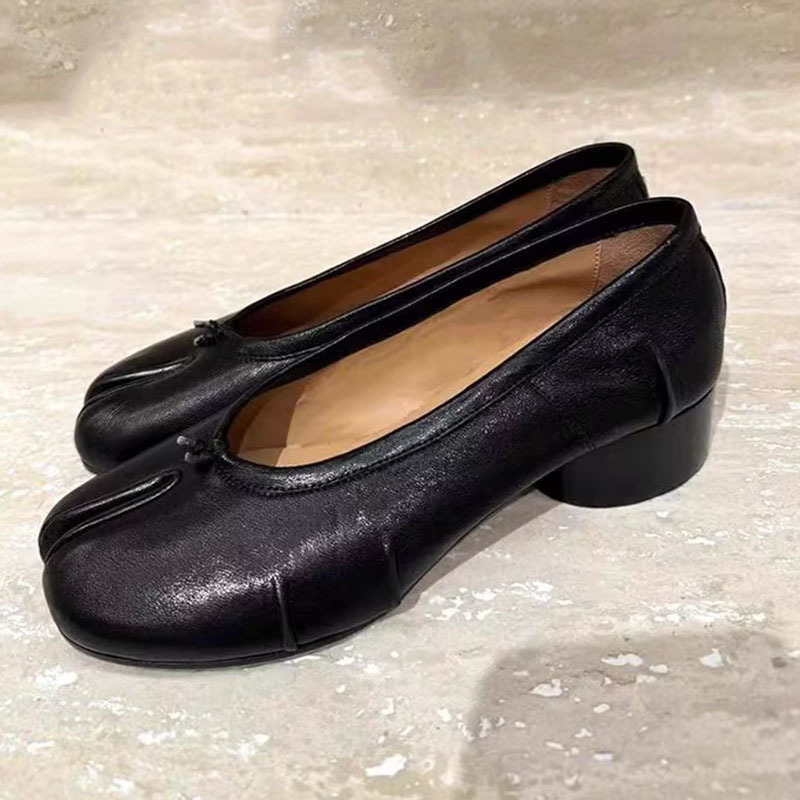 分趾鞋女2025春季新款复古浅口粗跟褶皱猪蹄鞋芭蕾舞一脚蹬单鞋女