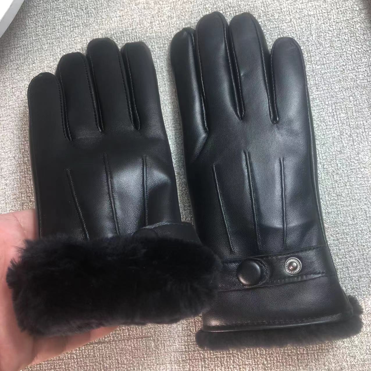 ��Ƥëһ�����׶�����ů�Ӻ�Ůʿ�����ﳵ����������Ƥ��������