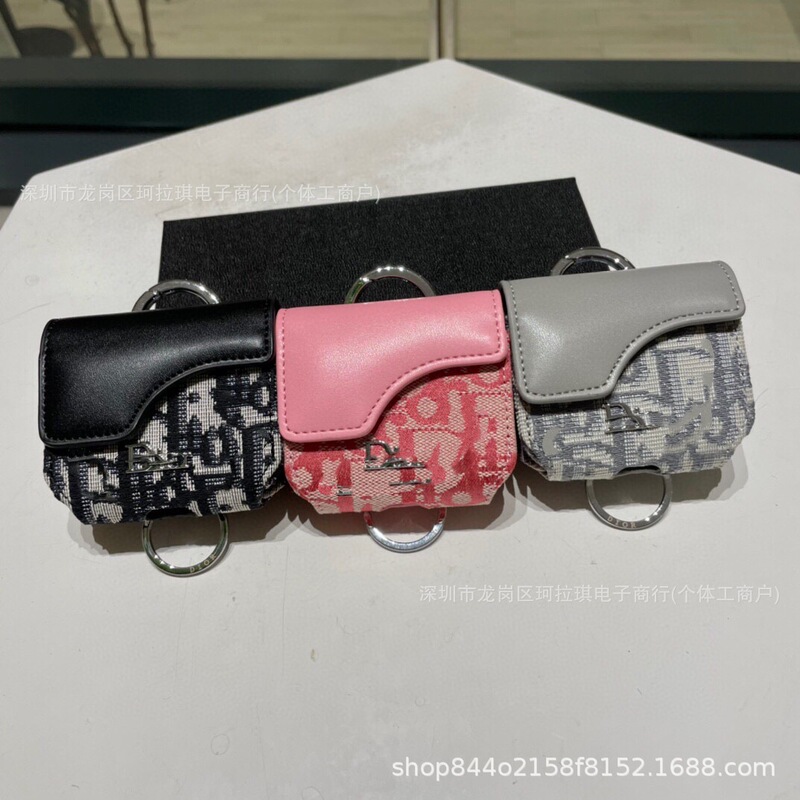 Exquisite Small Chanel-Style Earphone Case Suitable for Apple 3/Pro2 Wireless Bluetooth Earphones, Stylish, Compact, and Portable Exquisite Small Chanel-Style Earphone Case Suitable for Apple 3/Pro2 Wireless Bluetooth Earphones, Stylish, Compact, and Portable