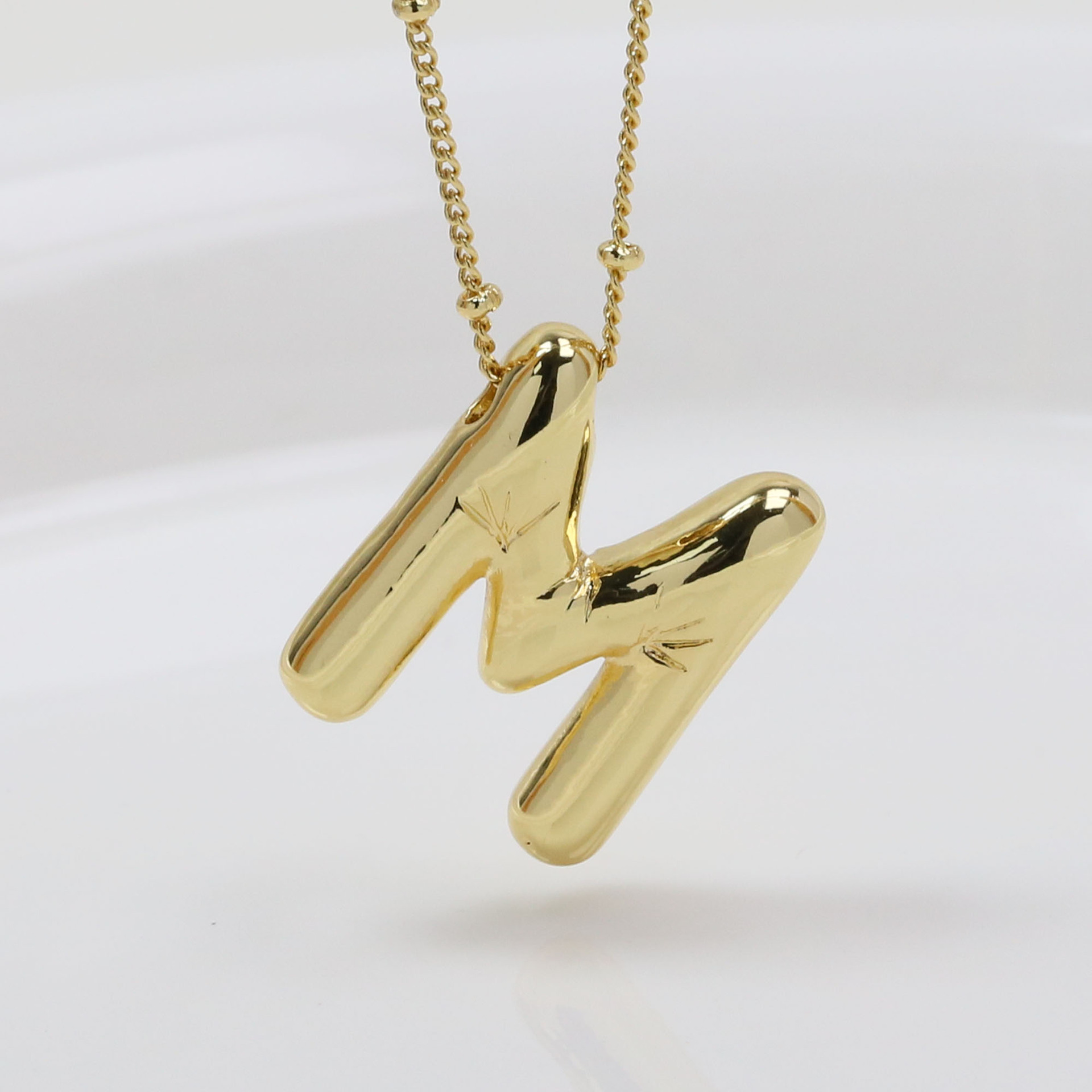 Amazon explosión 18k oro latón brillante globo de burbujas 26 letras inglesas colgante collar de moda