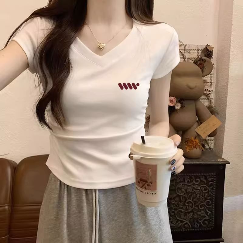 純綿夏の新しいスタイルの女性用Vネック半袖Tシャツ、スリムフィット、プリーツホットガールトップ|undefined