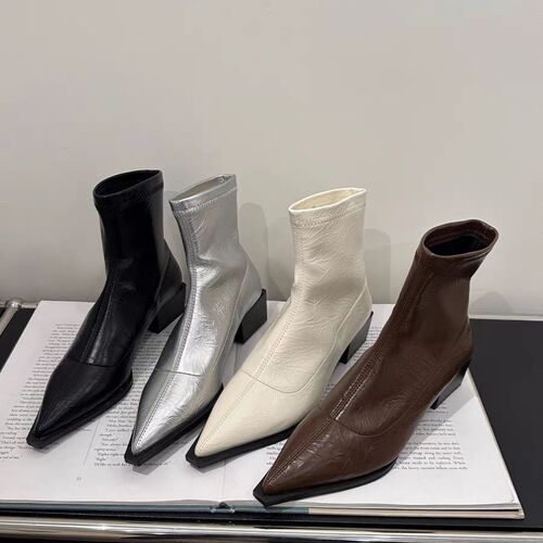 Korean-style small nude leather boots with pointed toes, short women's shoes, 2025 trendy and versatile fashion boots with thick heels and slim design
