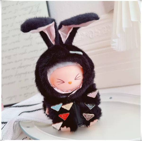 Rabbit house hat black + velvet jacket black + corrugated color label combination