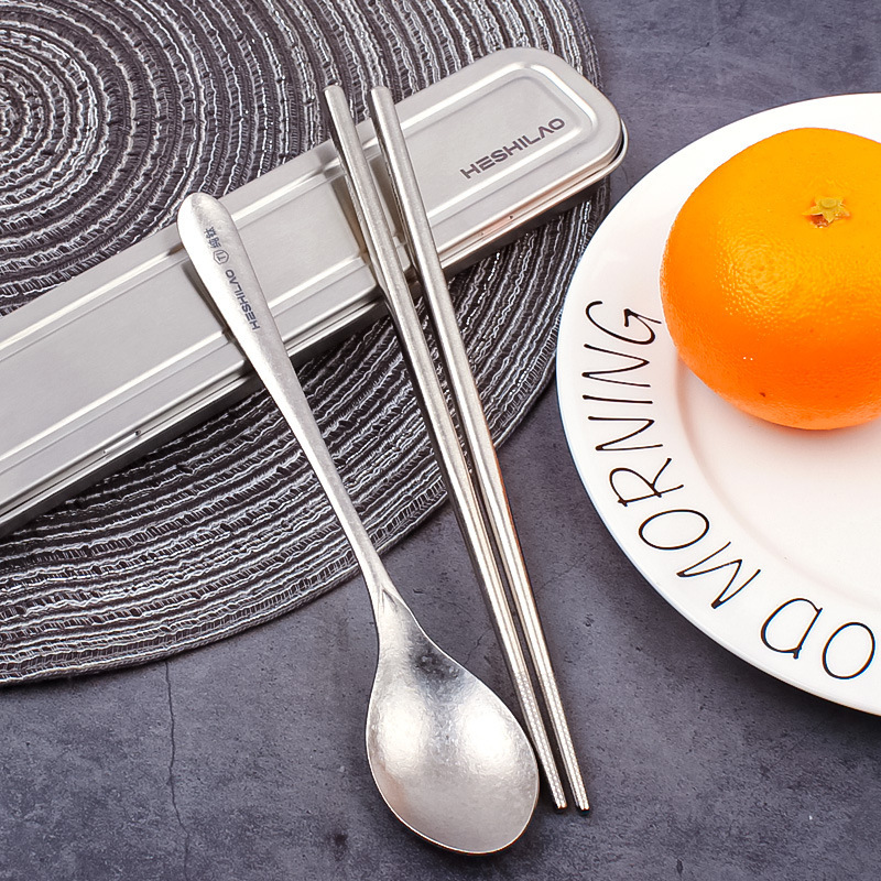 Pure Titanium Portable Tableware for Students and Office Workers, Two-Piece Spoon and Chopsticks Set for One Person, Pure Titanium Steel Box, Outdoor Tableware Supplies