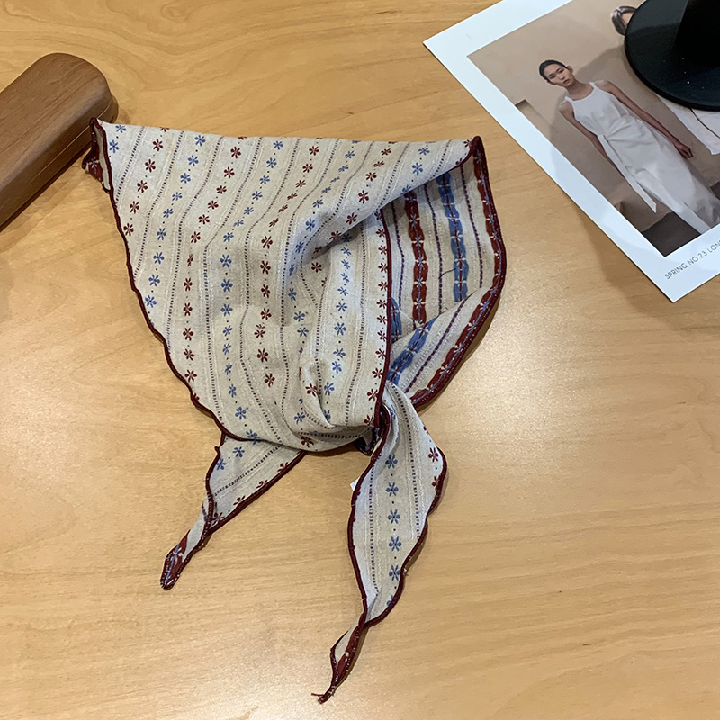 Bufandas triangulares mujeres primavera y verano nuevo estilo japonés y coreano estilo retro bufandas de moda universal bufandas pastorales bufandas de seda correa de pelo