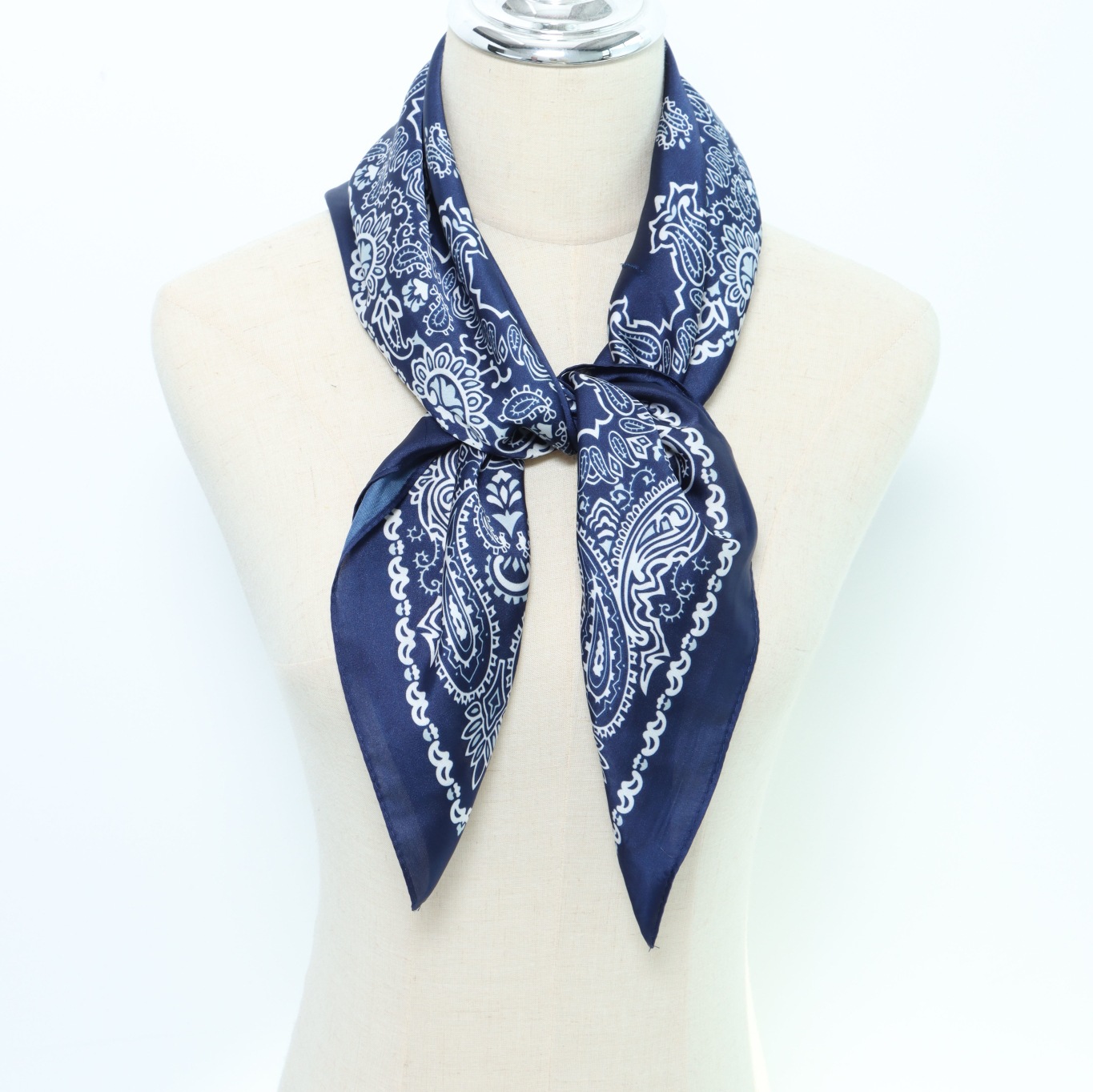 Темно синий