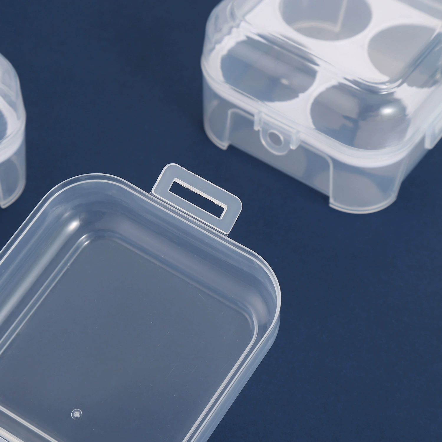 Plastic cosmetic sponge, storage box, 4 pieces