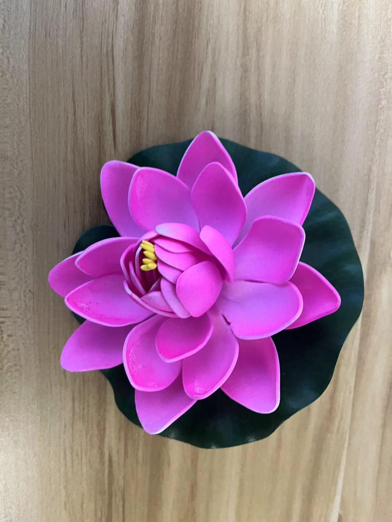 13CM石膏珠荷花   1.5元