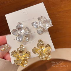 925銀針欧米の爆発的な花のイヤリングの女性の軽い豪華な大衆ins冷たい風の立体液体の金属のイヤリング