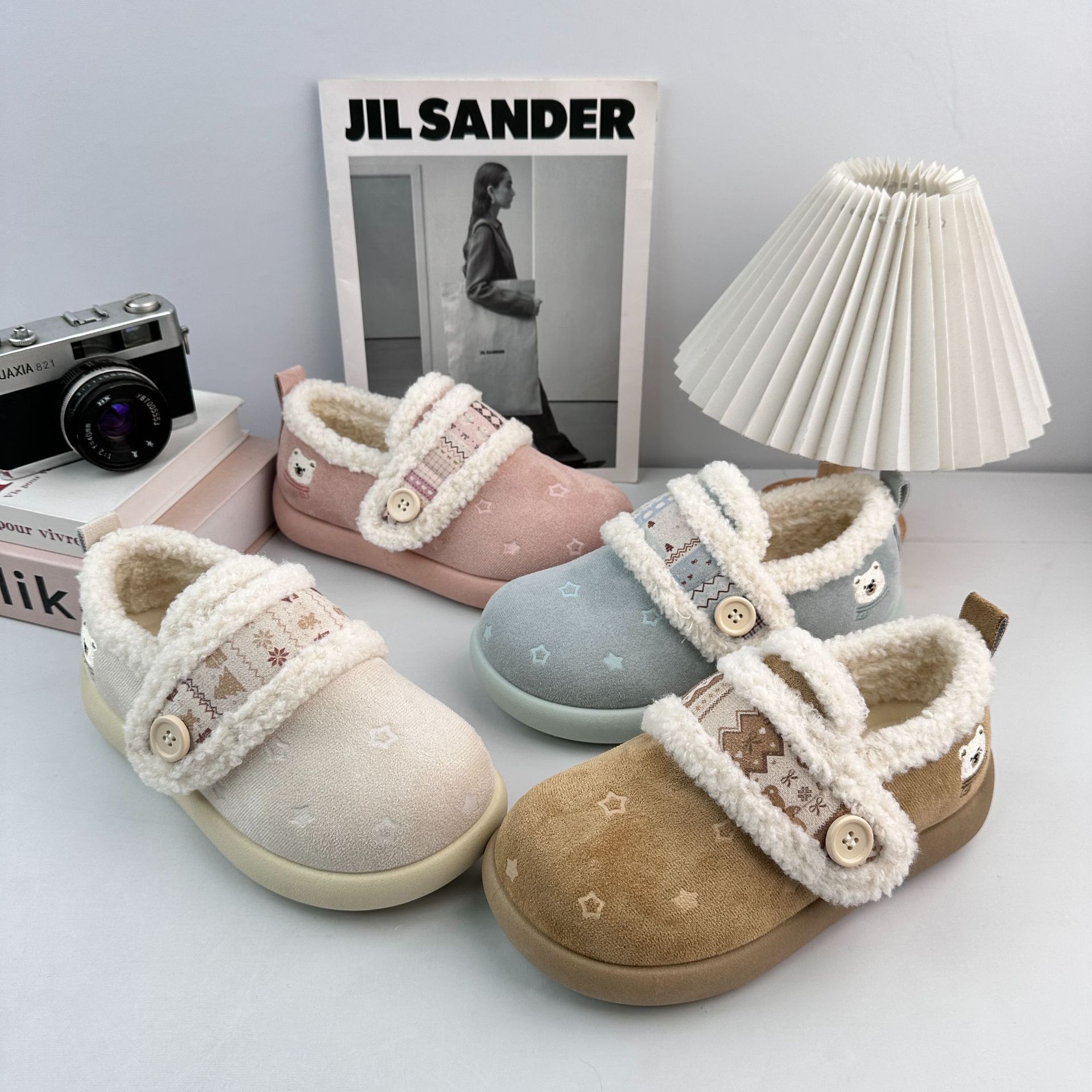 YUANBO 2025 invierno lindo calentamiento oso zapatos de mujer más zapatos de lana de pelusa con un pie zapatos de algodón 3516M