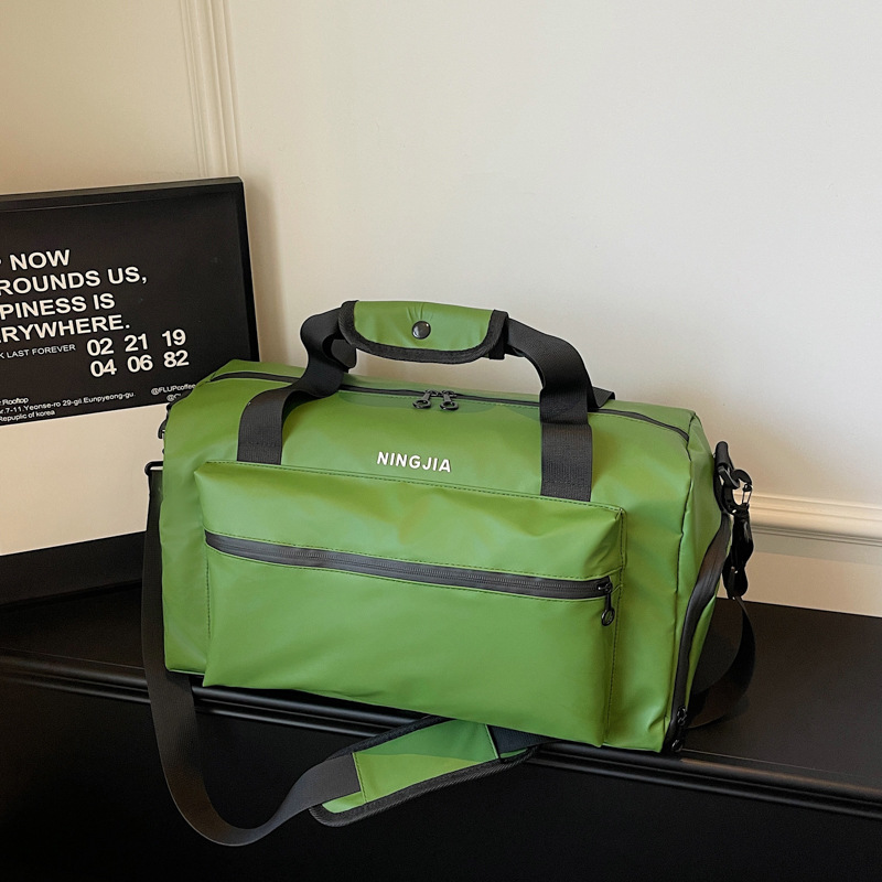 Multifunctional casual sports bag, trendy and stylish, wet and dry separation swimming training bag, short trip business trip bag with shoe compartment.