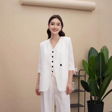�ʼ�퍸��Ǹ�һ���۰�ɫV�I���b���ך��|����ͨ��2026�����¿�