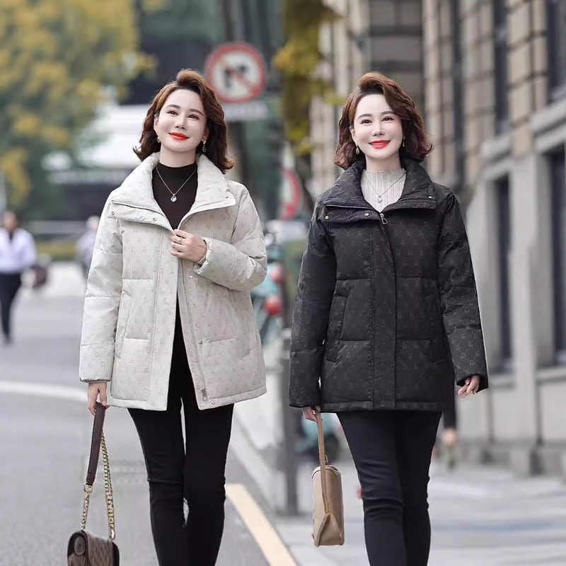 2025 Mom's New Winter White Duck down Filled Printed and Dyed Light-Colored Floral Style Age-Reducing Large Size down Jacket for Middle-Aged and Elderly People