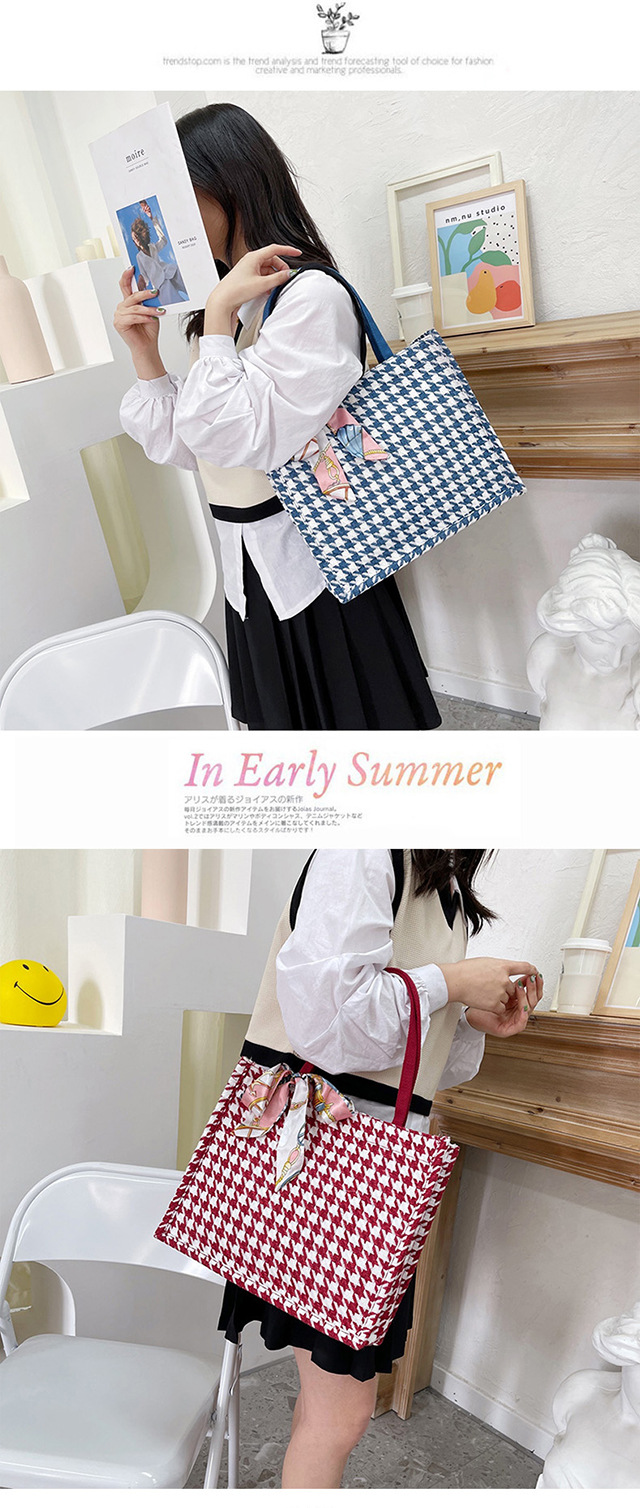 ~ New Korean ins waterproof mini checkered hand-held canvas bag, portable and small square bag for carrying out Item Picture