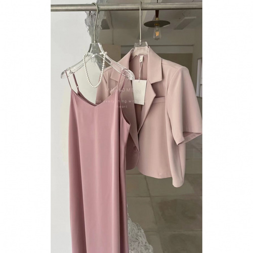 2025 fashionable new all-matching solid color collar all-matching suspender skirt + loose short-sleeved suit coat two-piece women's trend