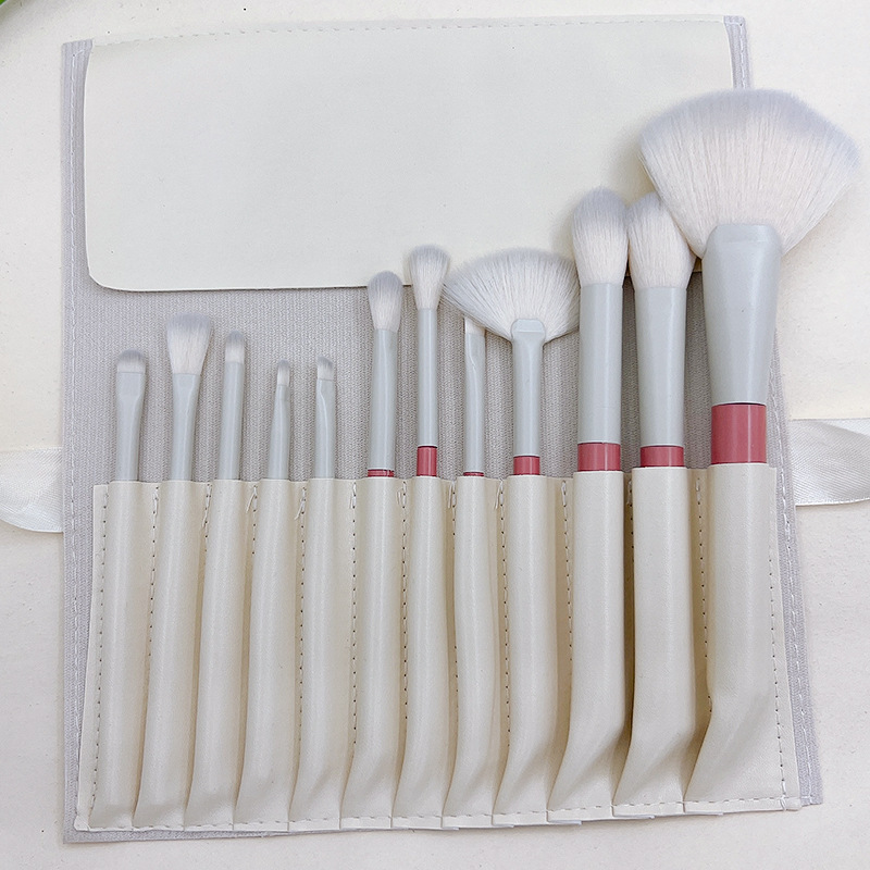 Juego de 12 pinceles de maquillaje de la serie navideña Juego completo de pinceles para polvos sueltos, pinceles para sombras de ojos, base, pinceles correctores, herramientas de maquillaje de pelo suave