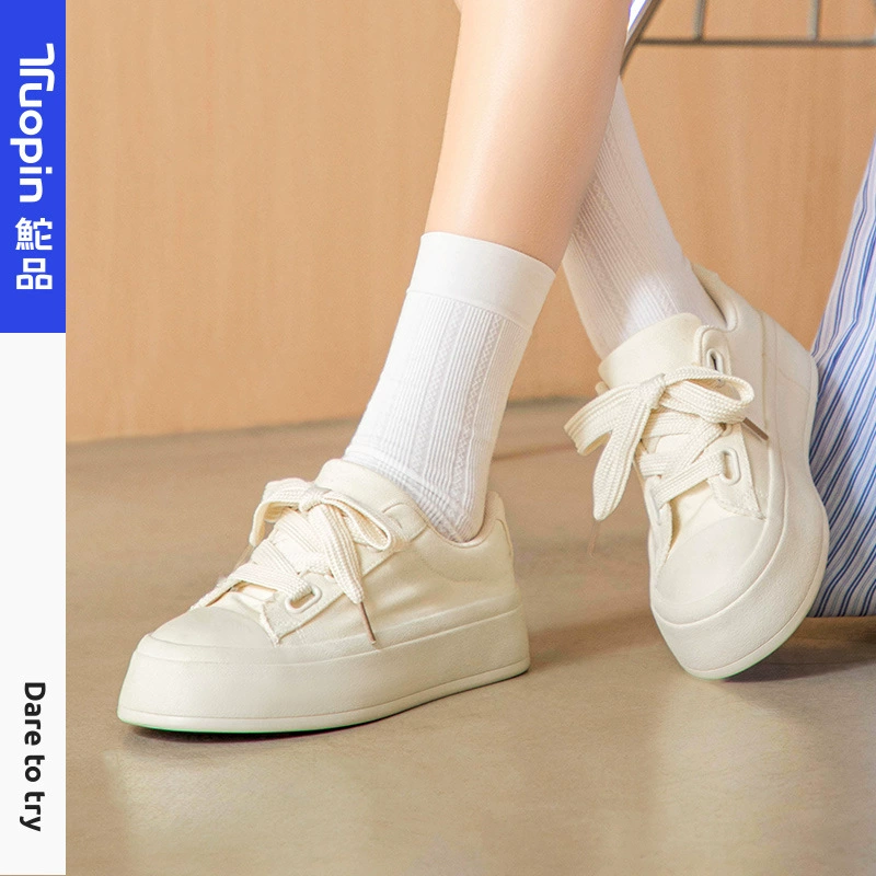 Четырехсезонные новые парусиновые туфли Tuopin на толстой подошве с широким носком, простые повседневные универсальные белые кроссовки для женщин TP2128W.