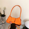 Small design shoulder bag, fashionable one-shoulder bag, 2023 collection