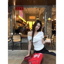 ���޶���t��Ů2025 �����¿��ɫ�����@�������OӋ��¶��б������