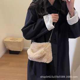 手提毛绒小方包女士单肩包包新款小众链条斜挎包时尚方包毛毛包