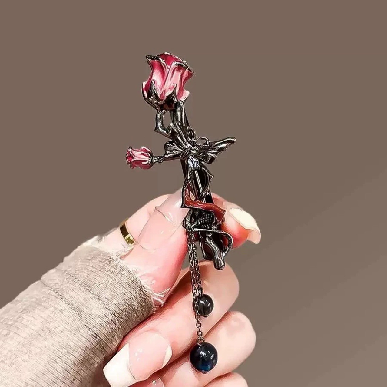 Three-dimensional Butterfly Rose Tassel Pendant Hairpin Women's Retro High-grade Bangs Broken Hair Side Clip Fashionable All-match Hair Accessories
